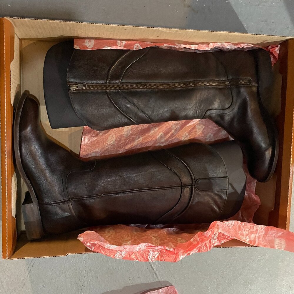 Brand New BNIB Justin Jade Mahogany Brown Leather Boots Size 8.5